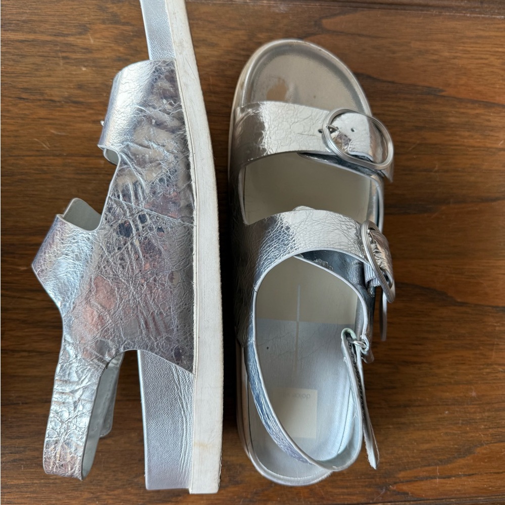 Dolce Vita Silver Footbed Sandals with strap - Picture 2 of 5